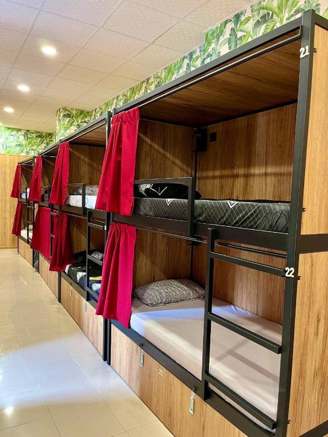 Velvet Hostel Мадрид Экстерьер фото