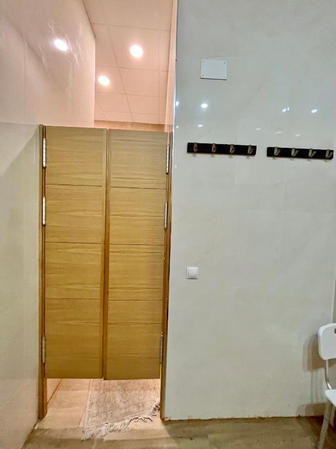 Velvet Hostel Мадрид Экстерьер фото