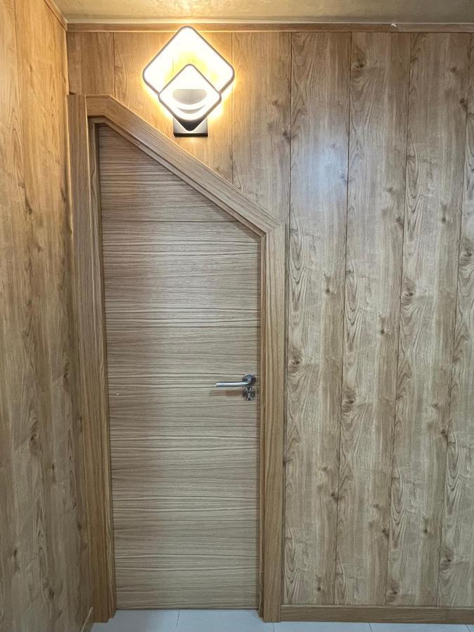Velvet Hostel Мадрид Экстерьер фото