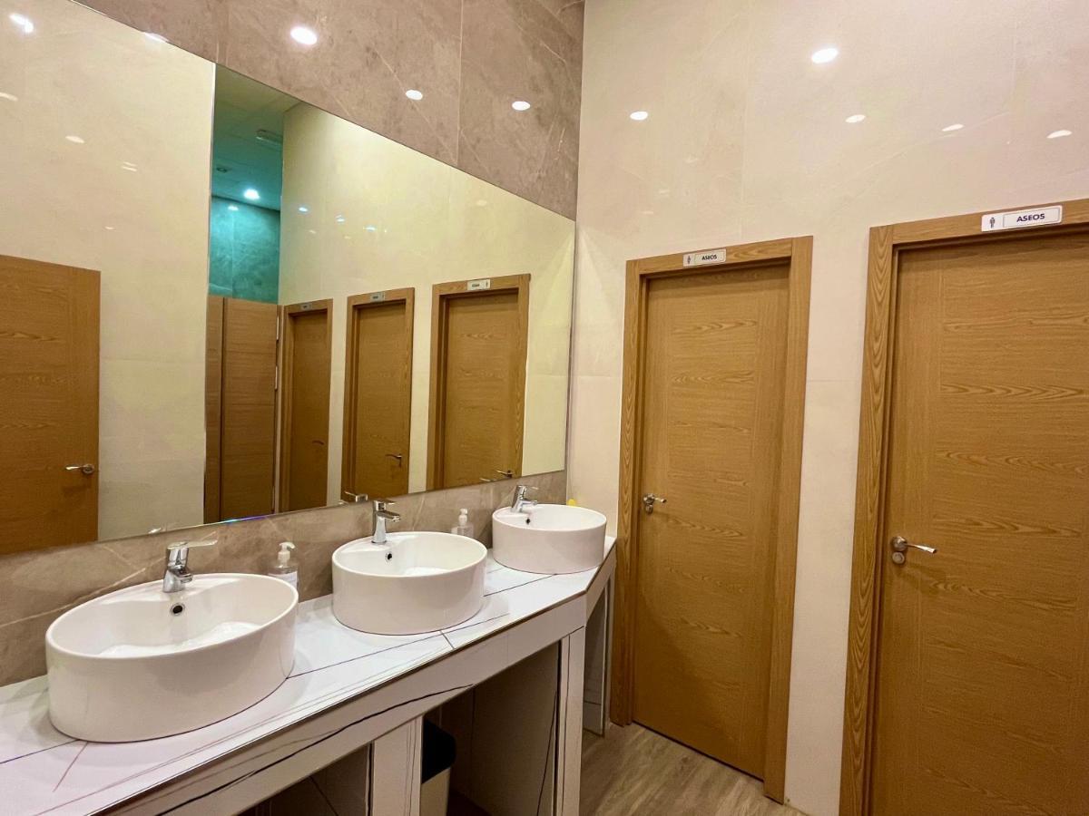 Velvet Hostel Мадрид Экстерьер фото