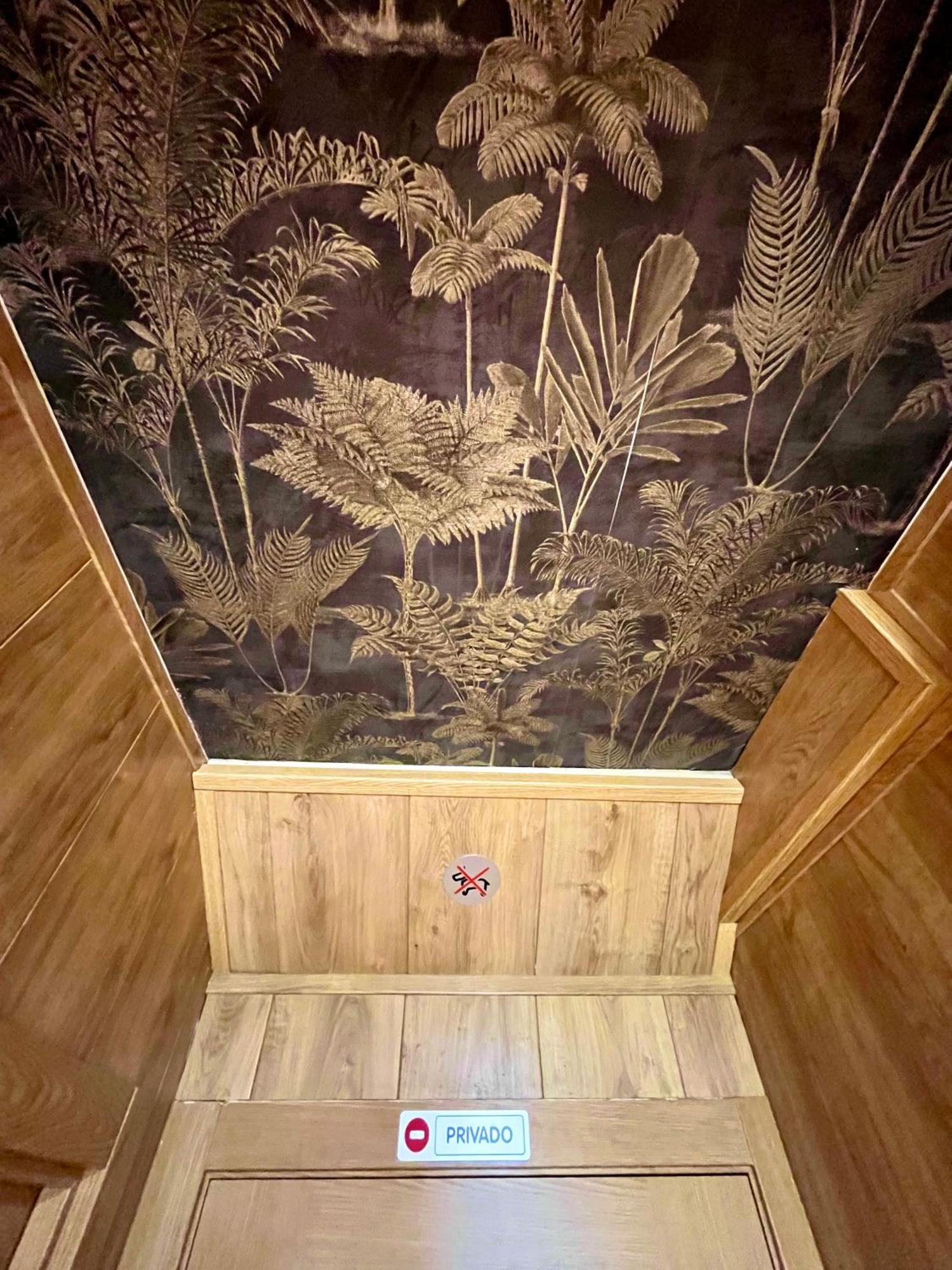 Velvet Hostel Мадрид Экстерьер фото